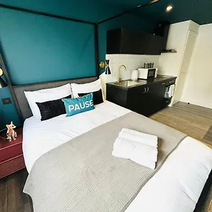 31 Studio, Ideal For Tourists Locations London