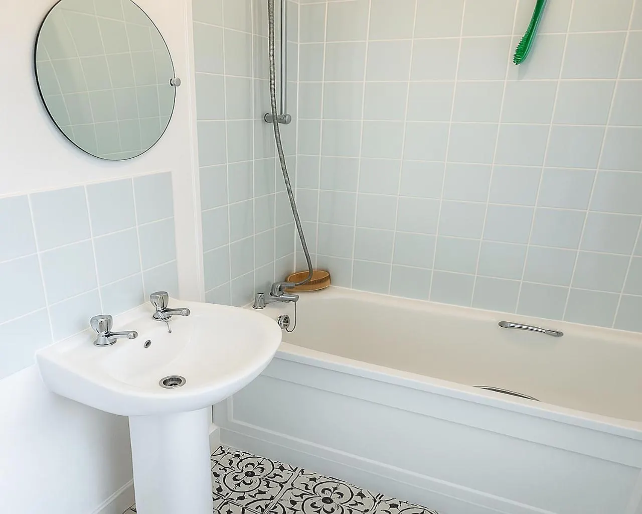 33M Home Near Canary Wharf London